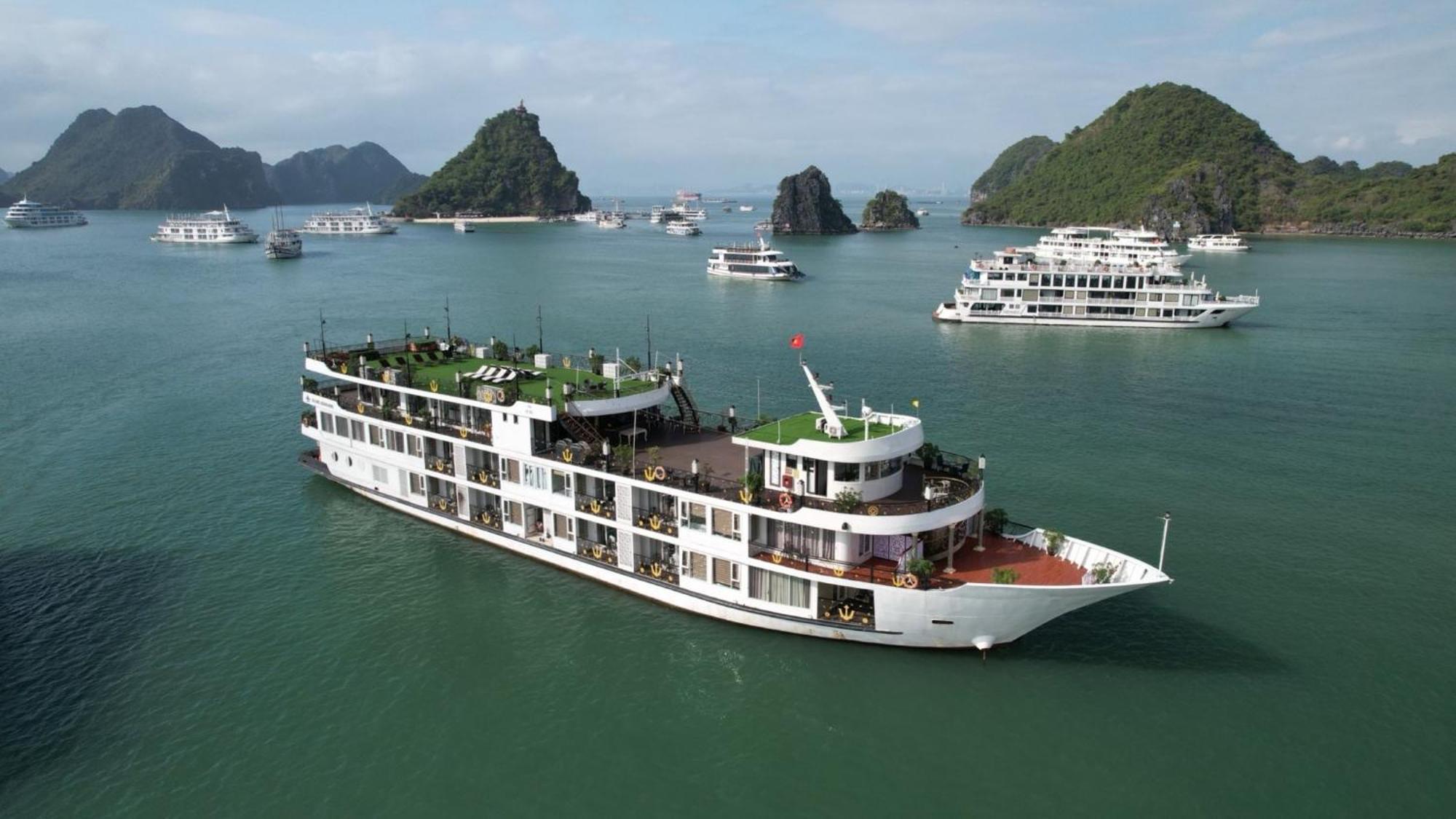 Hotel Halong Aquamarine Royal Cruise Ha Long Esterno foto