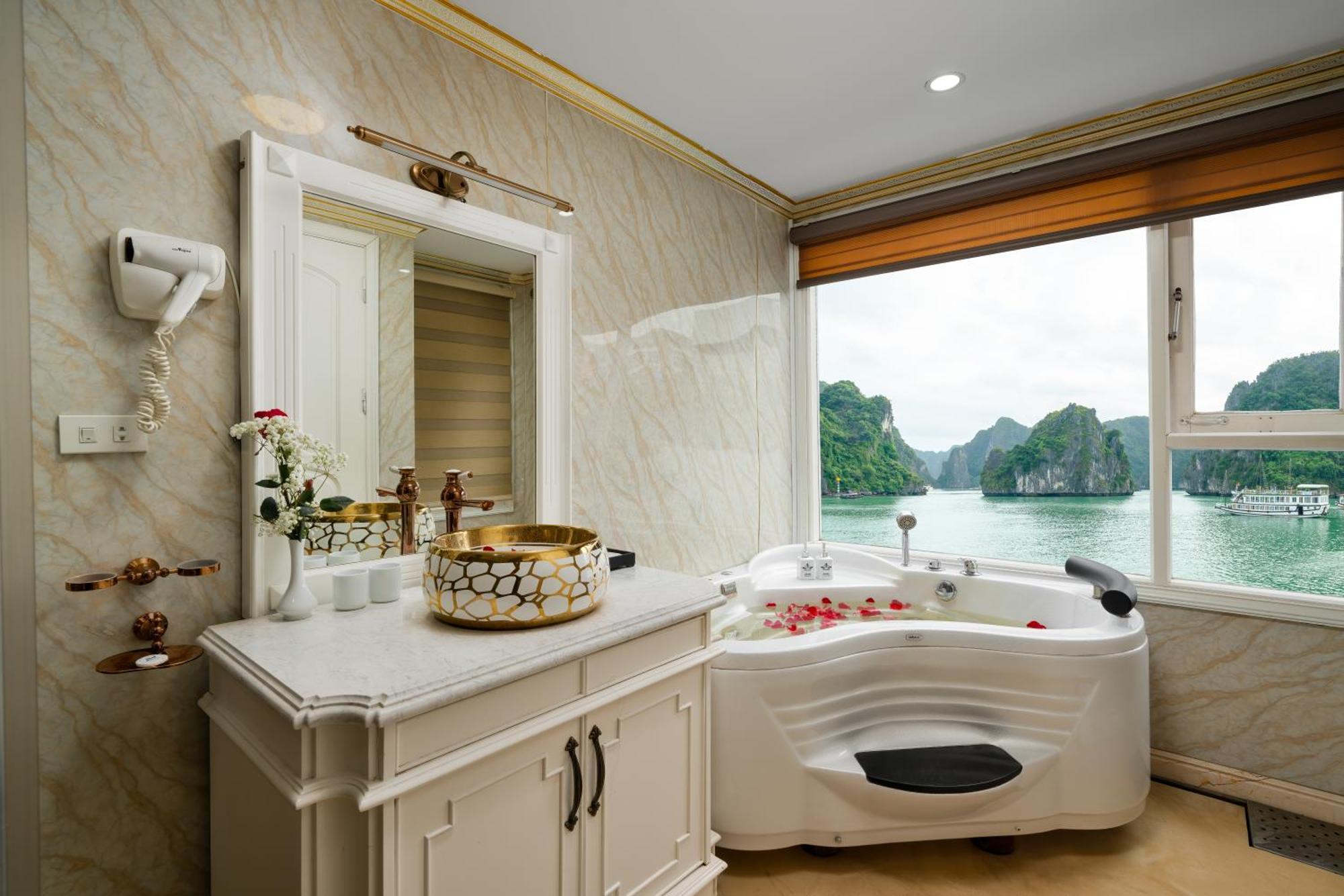 Hotel Halong Aquamarine Royal Cruise Ha Long Esterno foto